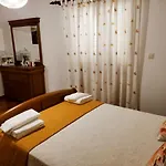Pitoes Naturehouse